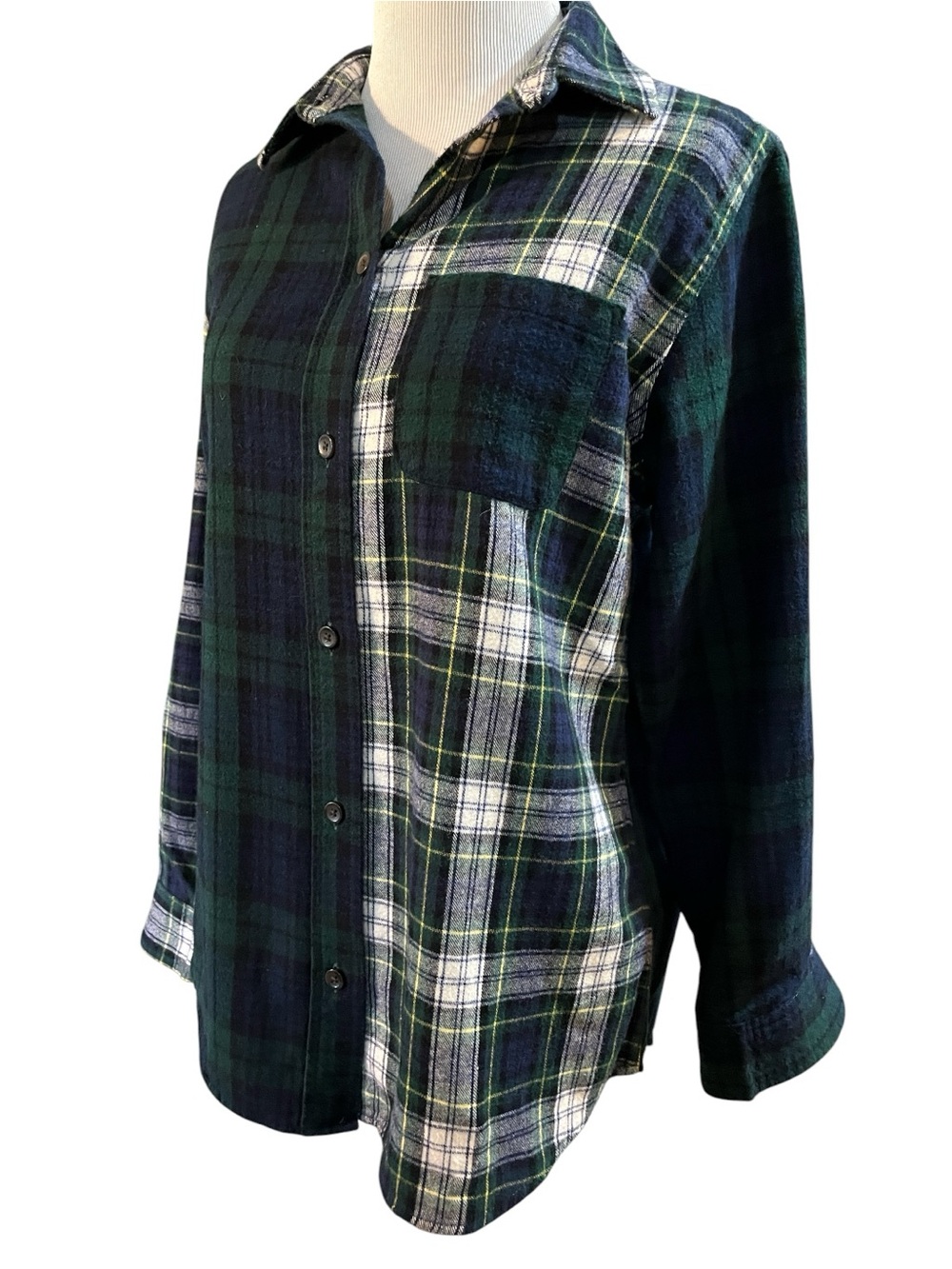 LL BEAN PLAID FLANNEL RELAXED FIT BUTTON DOWN SHIRT BLUE GREEN WHITE SIZE XSMALL
